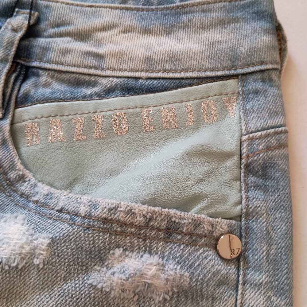 Razzo Coastal Cowgirl Distressed Frayed Light Denim Shorts Sz 8 (EU 38) NWT - Picture 9 of 16